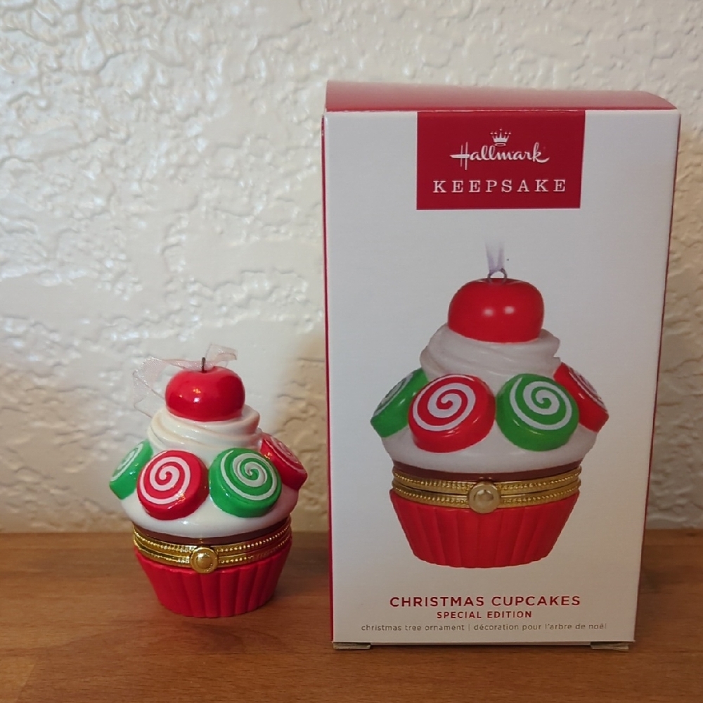 Hallmark Keepsake Christmas Cupcake Ornament Special Edition